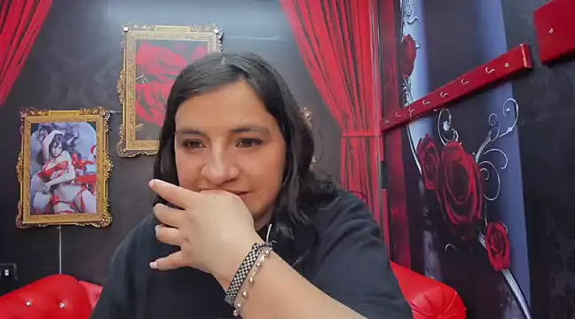 Snapshot of AmaiaDavies chatting on December 3, 1:41 am AmaiaDavies online show from December 3, 1:41 am