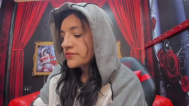 Snapshot of AmaiaDavies chatting on December 11, 2:09 am AmaiaDavies online show from December 11, 2:09 am