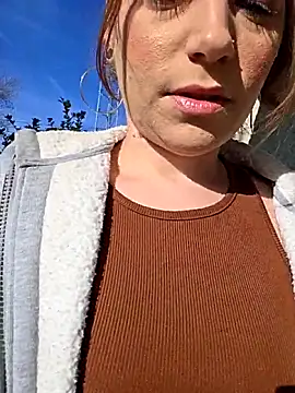 Snapshot of XLisaxx chatting on February 25, 10:03 am XLisaxx online show from February 25, 10:03 am