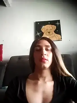 Snapshot of CharlotteBigCock chatting on October 23, 4:50 pm CharlotteBigCock online show from October 23, 4:50 pm