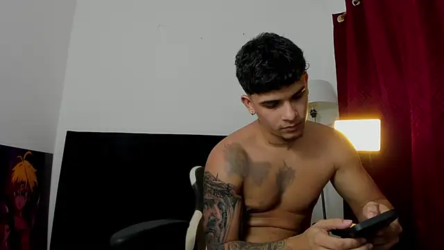 Snapshot of Evan_stoner chatting on October 7, 2:20 am Evan stoner online show from October 7, 2:20 am