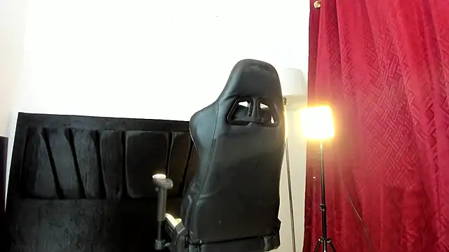 Snapshot of Evan_stoner chatting on October 18, 3:53 am Evan stoner online show from October 18, 3:53 am