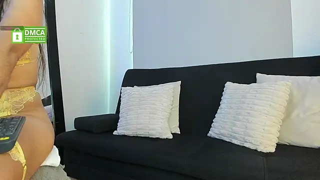Snapshot of antonella_dom1 chatting on April 21, 10:34 pm antonella dom1 online show from April 21, 10:34 pm
