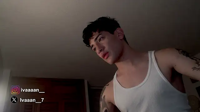 ivaaaan  online show from December 18, 1:37 am