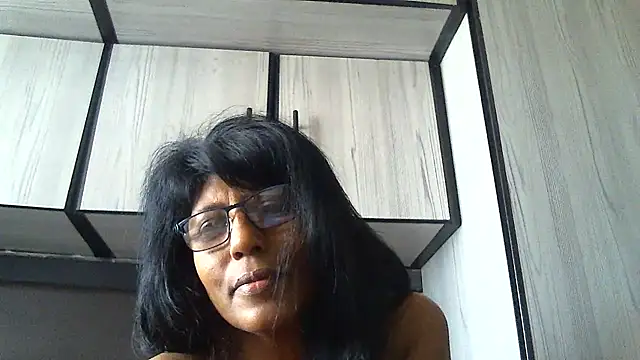 Snapshot of MsAttitude chatting on December 2, 12:40 pm MsAttitude online show from December 2, 12:40 pm