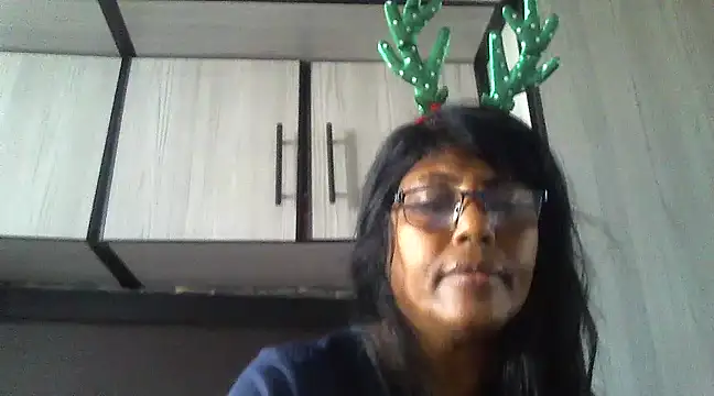 Snapshot of MsAttitude chatting on December 19, 8:45 am MsAttitude online show from December 19, 8:45 am