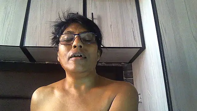 Snapshot of MsAttitude chatting on January 17, 11:06 am MsAttitude online show from January 17, 11:06 am