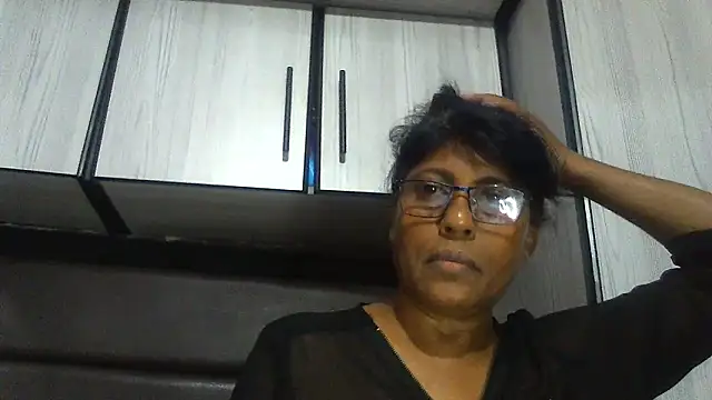Snapshot of MsAttitude chatting on February 4, 9:38 am MsAttitude online show from February 4, 9:38 am