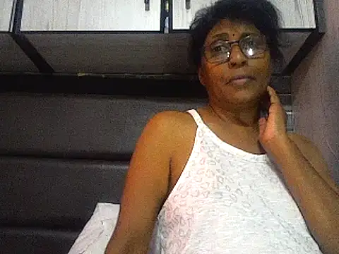 Snapshot of MsAttitude chatting on February 24, 11:10 am MsAttitude online show from February 24, 11:10 am