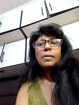 Snapshot of MsAttitude chatting on April 30, 11:38 am MsAttitude online show from April 30, 11:38 am