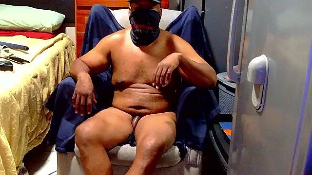 CharlesBlk79  online show from January 31, 7:11 pm