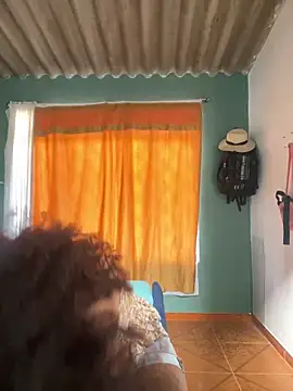 Miley and Vash online show from December 4, 8:07 pm