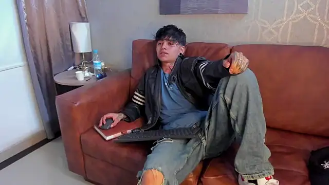 AcidMilo online show from December 7, 5:53 pm