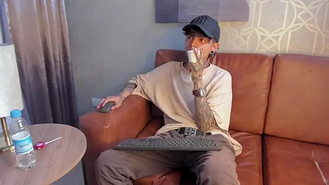 AcidMilo online show from December 10, 4:06 pm