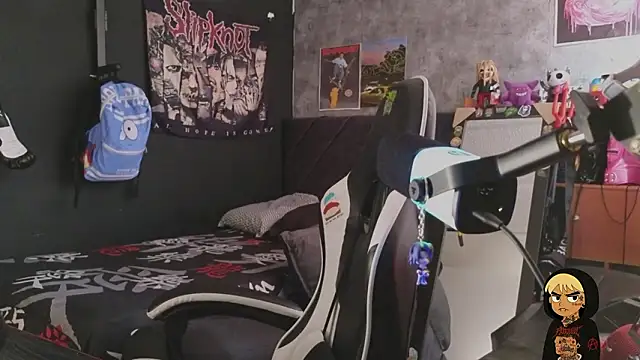 AcidMilo online show from February 3, 8:25 pm