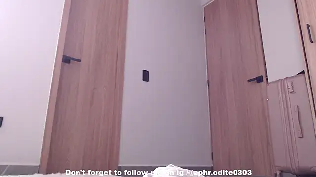 Snapshot of Nikol-JE chatting on January 18, 2:02 pm Nikol-JE online show from January 18, 2:02 pm