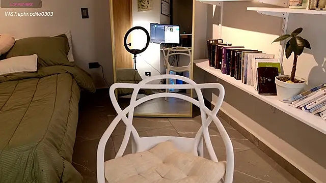 Snapshot of Nikol-JE chatting on December 13, 11:54 pm Nikol-JE online show from December 13, 11:54 pm