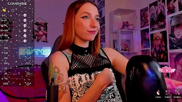 Snapshot of PrettyReckess chatting on December 23, 2:50 pm PrettyReckess online show from December 23, 2:50 pm