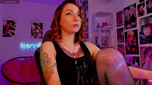 Snapshot of PrettyReckess chatting on January 6, 12:02 pm PrettyReckess online show from January 6, 12:02 pm