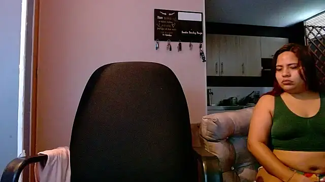 Snapshot of Karen_sex92 chatting on January 19, 1:37 pm Karen sex92 online show from January 19, 1:37 pm