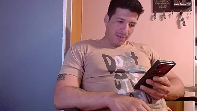 Snapshot of Karen_sex92 chatting on March 2, 7:32 pm Karen sex92 online show from March 2, 7:32 pm