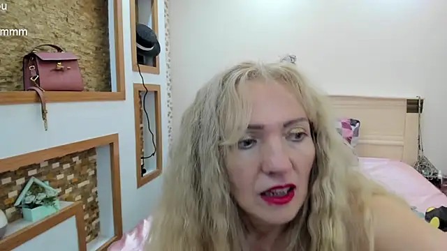 TrueFoxyyy online show from March 8, 1:47 pm