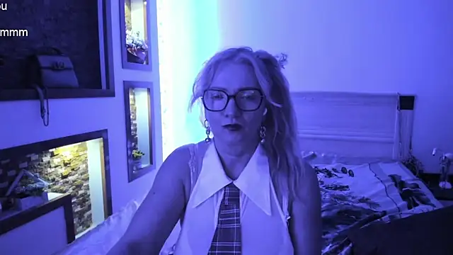 TrueFoxyyy online show from March 12, 6:11 pm