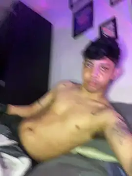 Snapshot of tonysexyboy chatting on December 17, 2:12 am tonysexyboy online show from December 17, 2:12 am