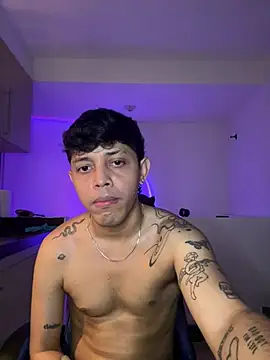 Snapshot of tonysexyboy chatting on March 17, 5:44 am tonysexyboy online show from March 17, 5:44 am