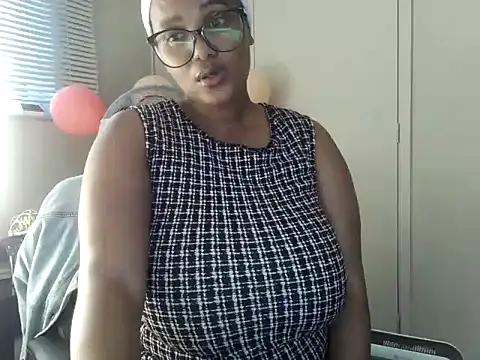 Snapshot of Charlie-Crawford chatting on April 29, 3:27 pm Charlie-Crawford online show from April 29, 3:27 pm
