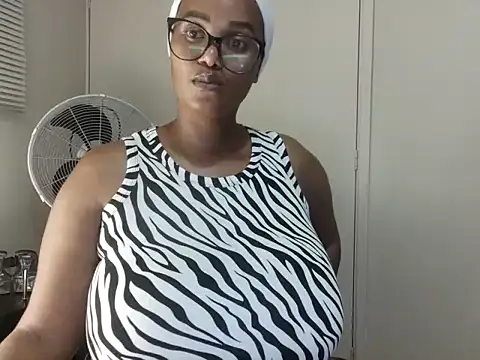 Snapshot of Charlie-Crawford chatting on May 17, 4:14 pm Charlie-Crawford online show from May 17, 4:14 pm