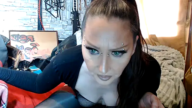 dominatrixredsonyja online show from June 7, 3:43 am