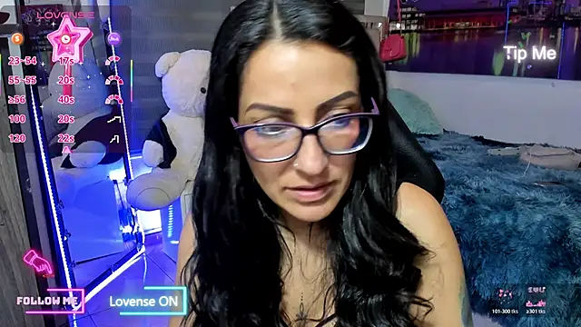 alma blue online show from February 3, 11:43 pm