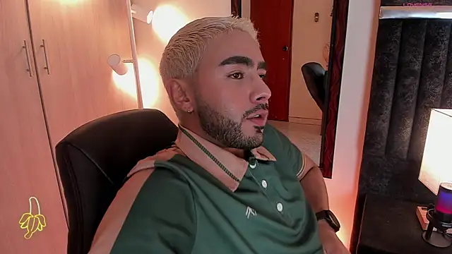 ItsMeEros online show from September 9, 11:15 pm