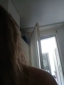 Snapshot of dolcehelena993 chatting on July 9, 1:04 pm dolcehelena993 online show from July 9, 1:04 pm