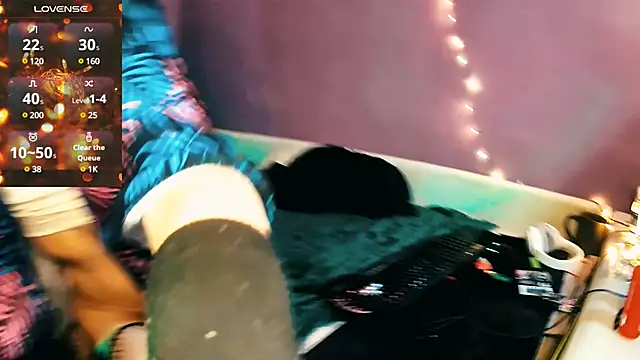 Littlepinkcat online show from January 14, 5:56 pm