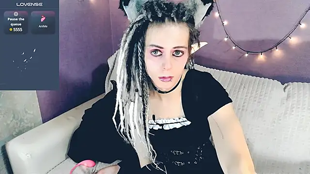 Littlepinkcat online show from February 20, 1:19 pm