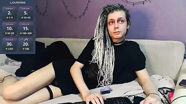 Littlepinkcat online show from March 12, 4:46 pm