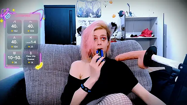 Littlepinkcat online show from October 6, 8:12 am