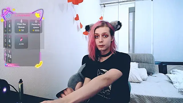 Littlepinkcat online show from March 3, 9:42 pm