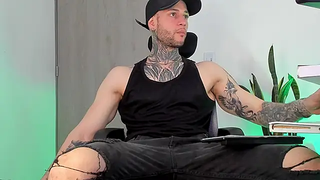  jamesleandros1 online show from February 15, 6:26 pm