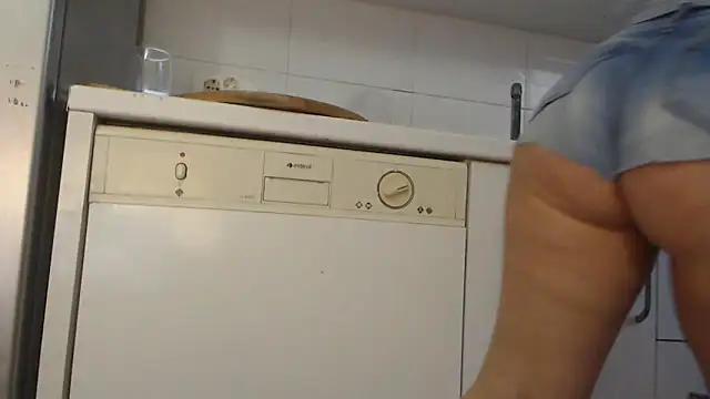 AnnaBellaLuckyXOXO online show from March 23, 5:43 am