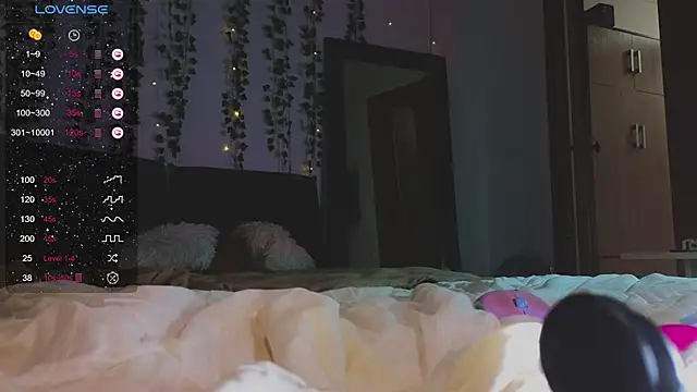 Juliette Sunshine online show from March 21, 8:40 pm