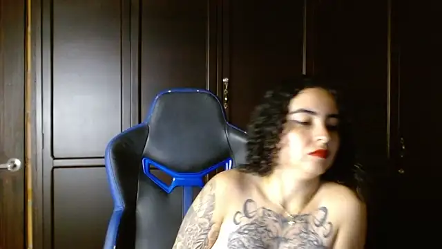 jaydensalvatore  online show from October 31, 10:44 pm