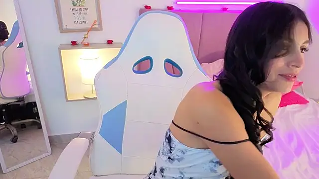 PIA STONE online show from September 12, 9:15 pm