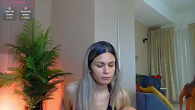 Snapshot of Avril_Cyrus chatting on February 3, 7:13 am Avril Cyrus online show from February 3, 7:13 am