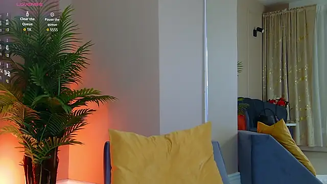 Snapshot of Avril_Cyrus chatting on February 26, 8:02 am Avril Cyrus online show from February 26, 8:02 am