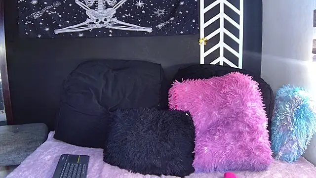 EvangelineCors online show from March 15, 6:10 pm