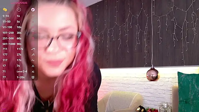 Snapshot of CindeFucknRella chatting on February 9, 5:55 am CindeFucknRella online show from February 9, 5:55 am