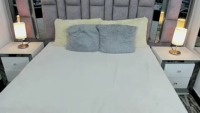 EMMAHILL1 online show from February 6, 7:18 pm